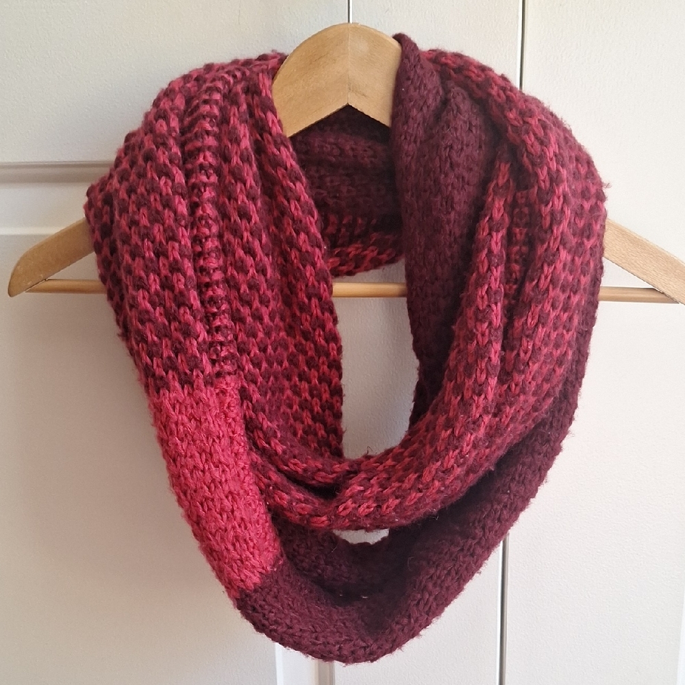 Smart Set Deep Red Knit Scarf